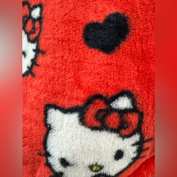 Hello Kitty Blanket❤️ - Picture 2 of 4